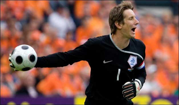 Edwin Van Der Sar : Top 10 Goalkeepers of the English Premier League